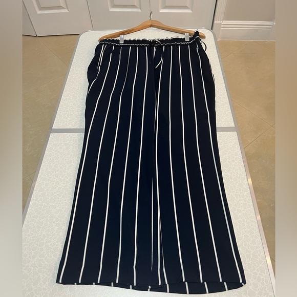 Ann Taylor Factory Women Striped Pant size : Medium . Made in India - Picture 2 of 8